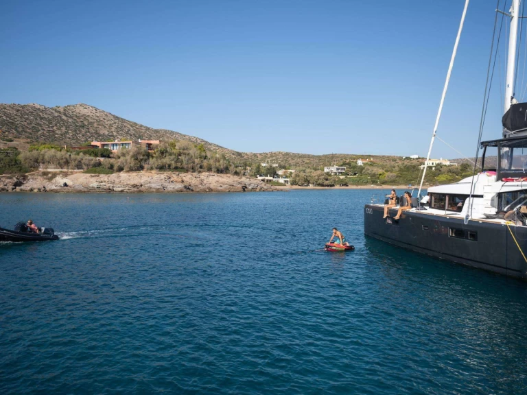 Hire Luxury Yacht with or without skipper Lagoon Lávrio
