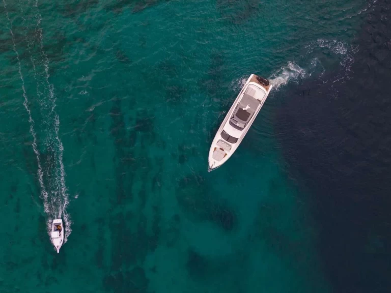 Yacht charter Šibenik - Azimut DONNA on SamBoat
