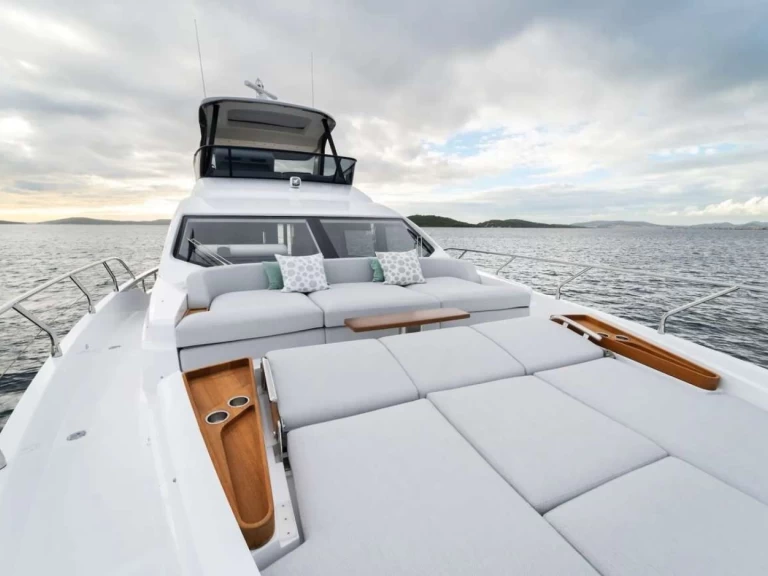 Hire a Azimut DONNA Šibenik