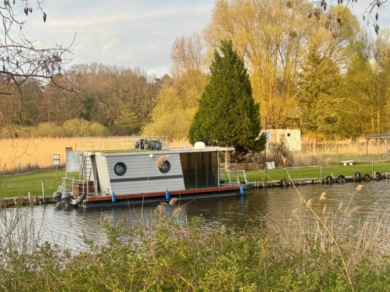 Canal boat hire in Radewege - LaMare La Mare Apart