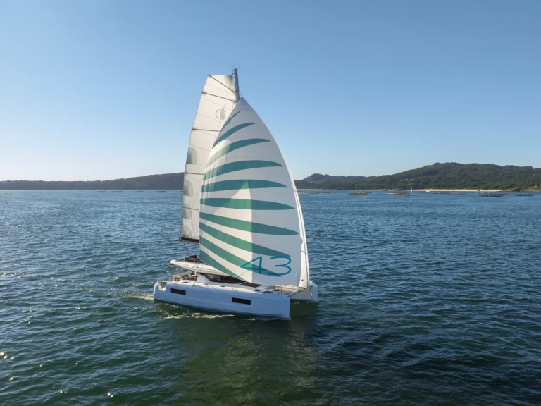 Hire Catamaran Lagoon with a boat licence