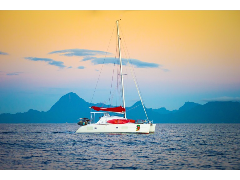 Hire a Lagoon Lagoon 380 S2 Tikehau