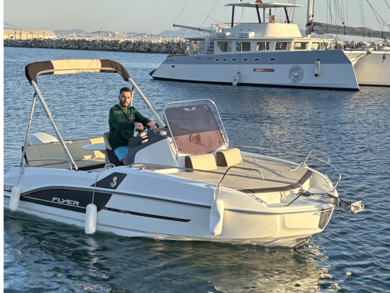 Bénéteau Flyer 500 Sun Deck charter bareboat or skippered in  Marseille