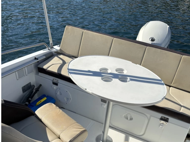 Hire a Bénéteau Flyer 500 Sun Deck Marseille