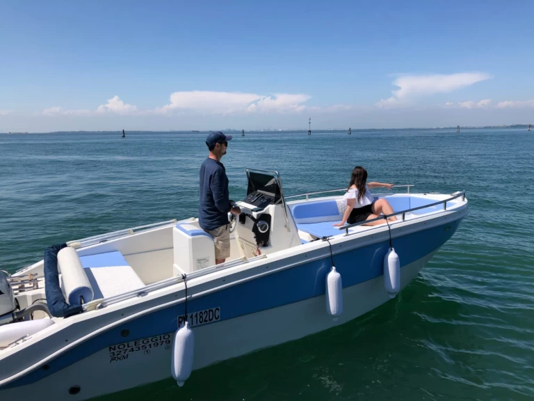 Yacht hire Venice cheap Open Teorema 20