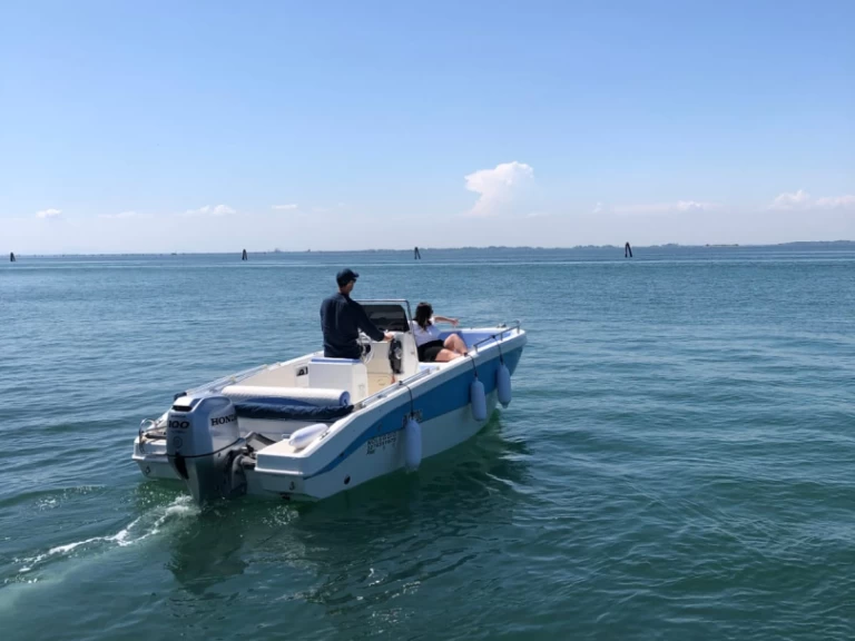 Motorboat hire in Venice - Kolmarine Open Teorema 20