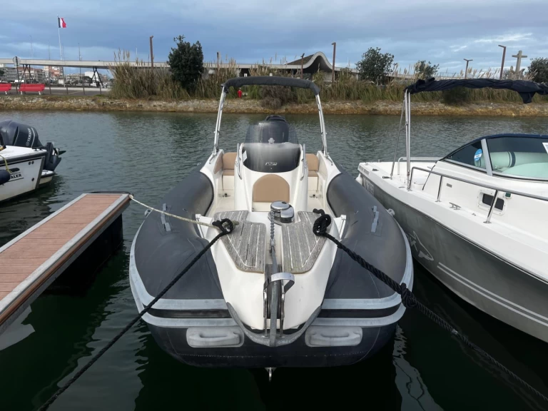 Charter a Nuova Jolly Blackfin 8 Elegance in Sanguinet on Samboat