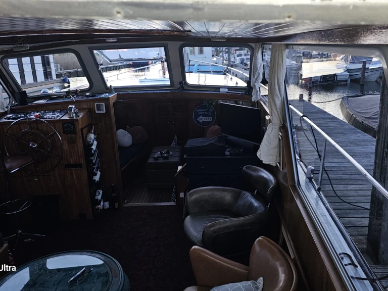 Yacht charter Gemeente Zeewolde - Rijo  R 40 on SamBoat