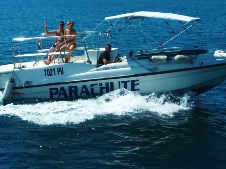 Hire Motorboat SURFRIDER  with a boat licence