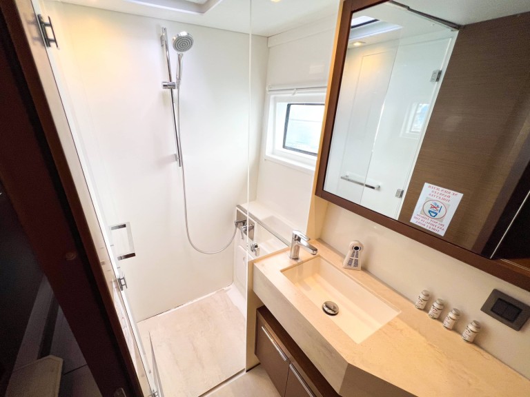 Hire a Lagoon Lagoon 46 Tikehau