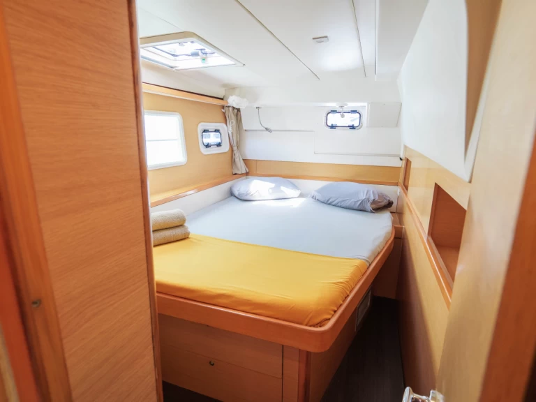 Lagoon Lagoon 400 S2 charter bareboat or skippered in  Tikehau