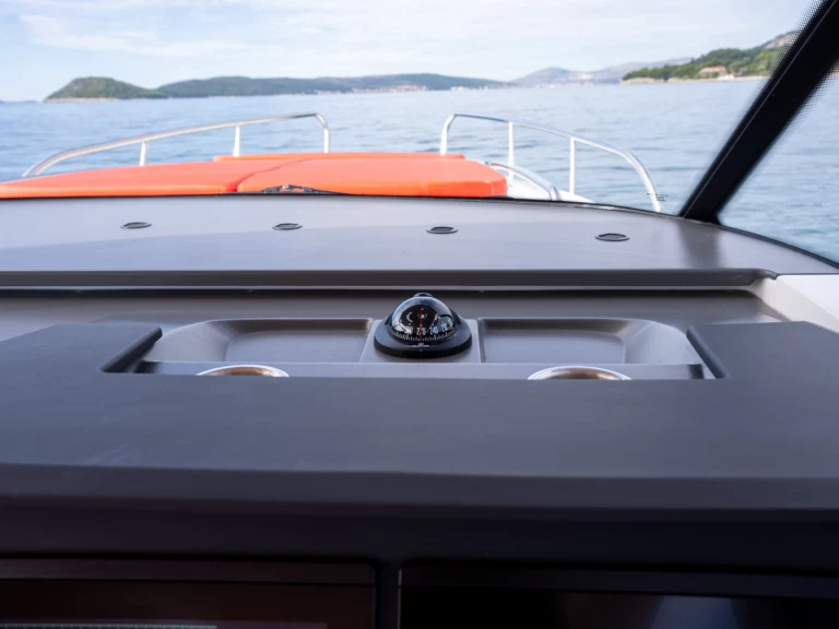 Hire Motorboat with or without skipper Nimbus Split