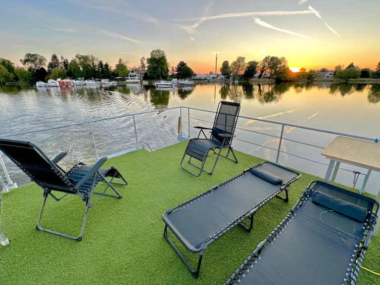 Charter a LaMare La Mare Apart in Radewege on Samboat