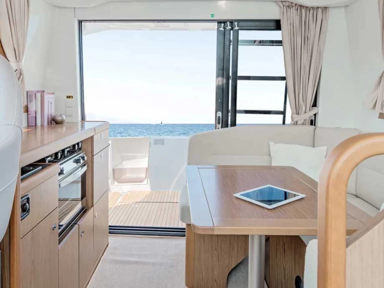 Hire a Bénéteau Antares 32 Trogir