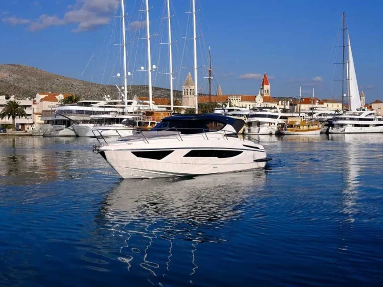 Yacht hire Trogir cheap Focus Power 36