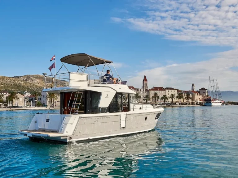 Motorboat to hire Trogir at the best price