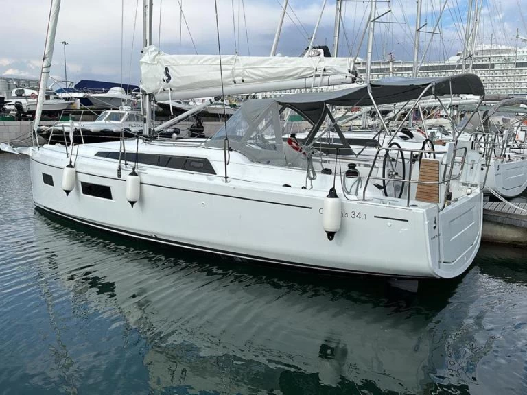 Sailboat hire in Trapani - Bénéteau Oceanis 34.1