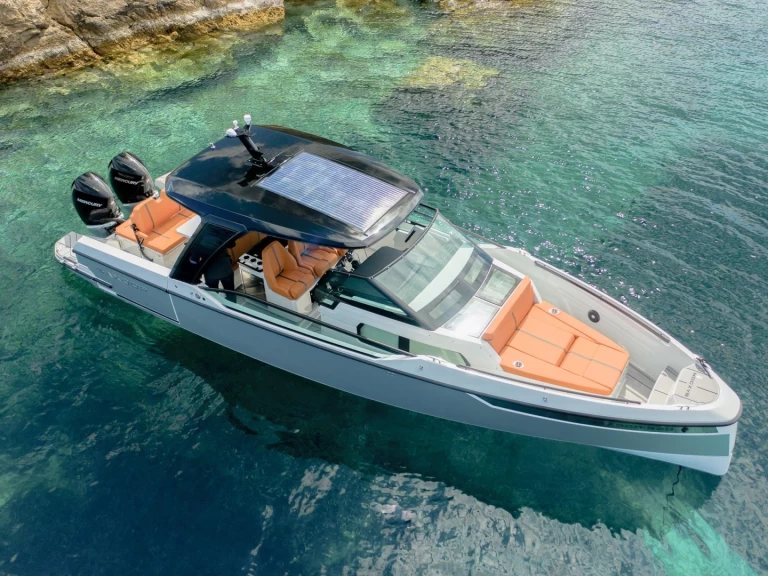 Hire Motorboat Italboats with a boat licence