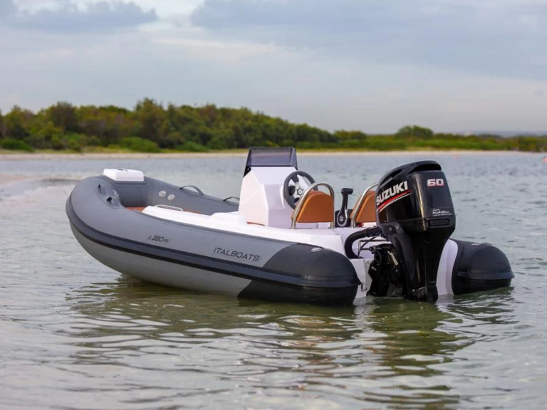 Hire RIB Italboats with a boat licence