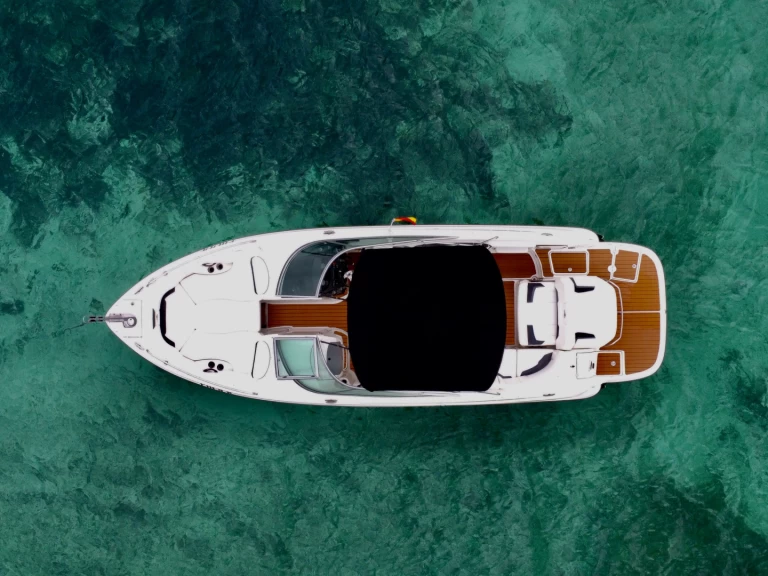 Hire Motorboat Monterey with a boat licence