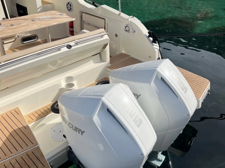 Motorboat hire in Cannes - Quicksilver Activ 875 Sundeck
