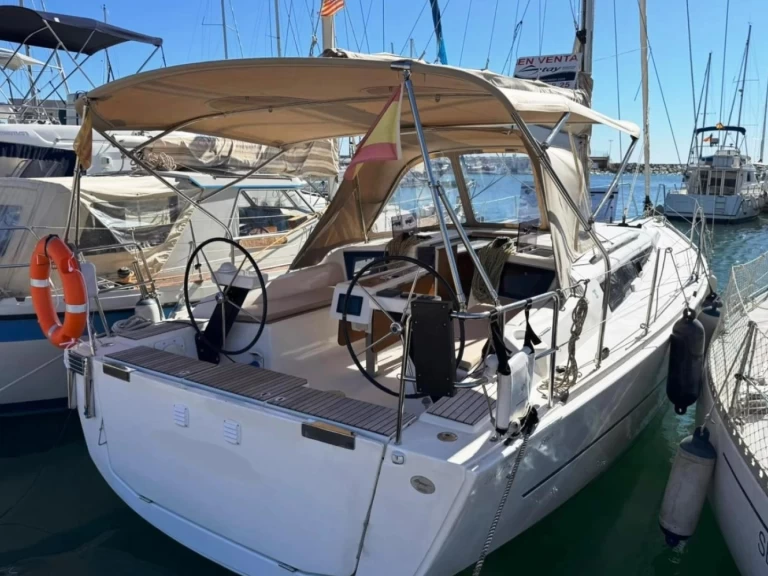 Sailboat hire in Barcelona - Dufour Dufour 360 Grand Large