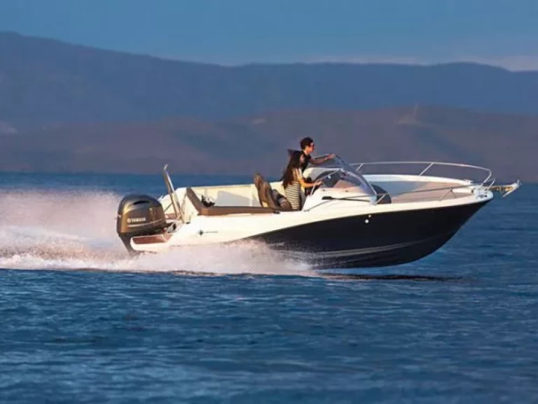 Hire Motorboat with or without skipper Jeanneau Bastia Ferry Port