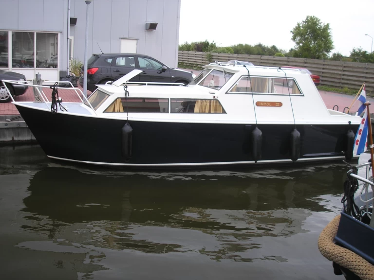 Jachtbouw 2000 bv Excellent 900 charter bareboat or skippered in  Woudsend
