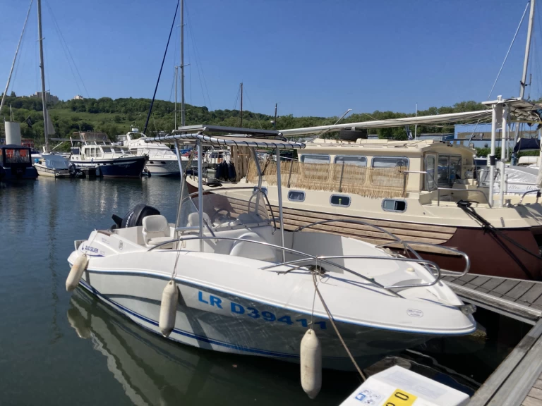 Motorboat to hire Rouen at the best price