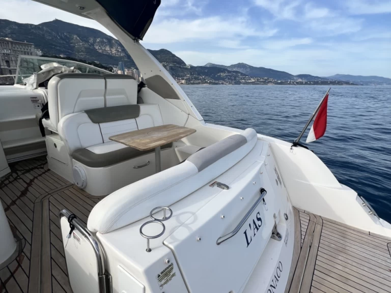 Yacht charter Monaco - Sea Ray Sea Ray 335 Sundancer on SamBoat