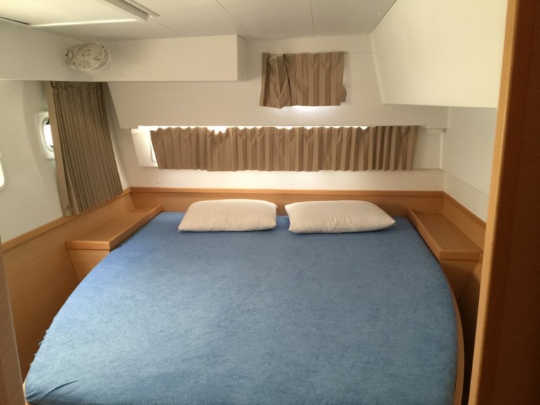 Hire Catamaran with or without skipper Lagoon Alimos