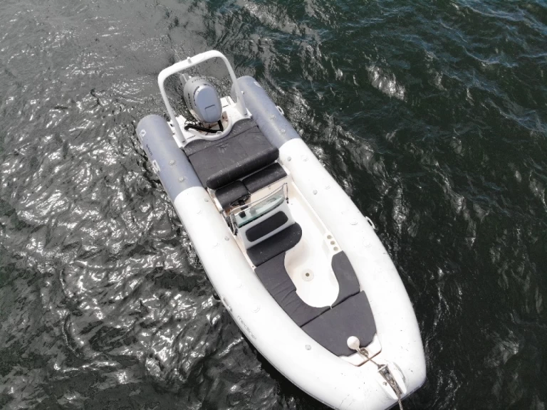 Yacht charter Lège-Cap-Ferret - Zodiac Medline II on SamBoat