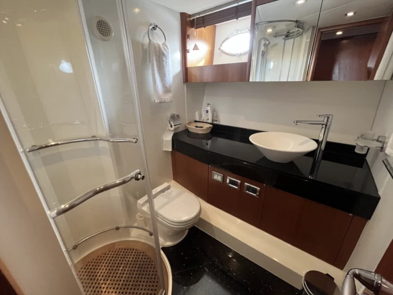 Hire Luxury Yacht with or without skipper Sunseeker Ibiza Magna