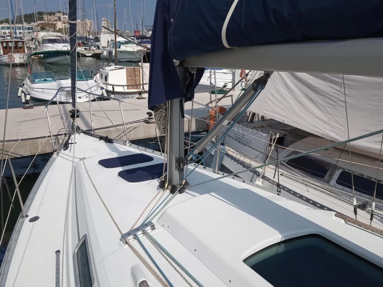 Hire Sailboat Bénéteau with a boat licence