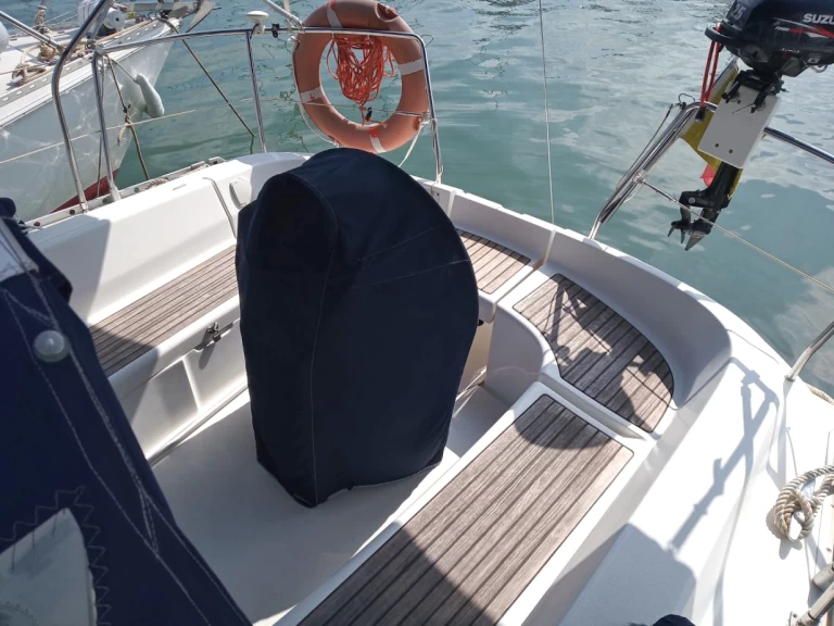 Hire Sailboat with or without skipper Bénéteau Dénia