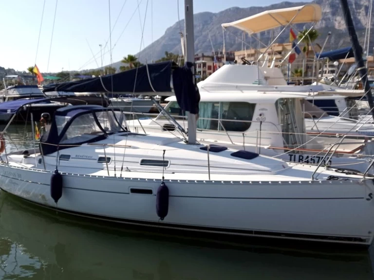 Hire Sailboat Bénéteau with a boat licence