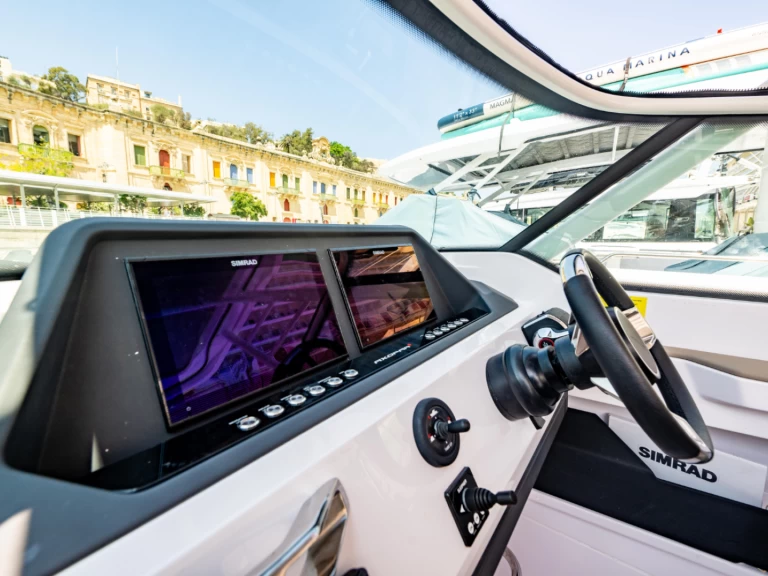 Hire Motorboat with or without skipper Axopar St. Julian's