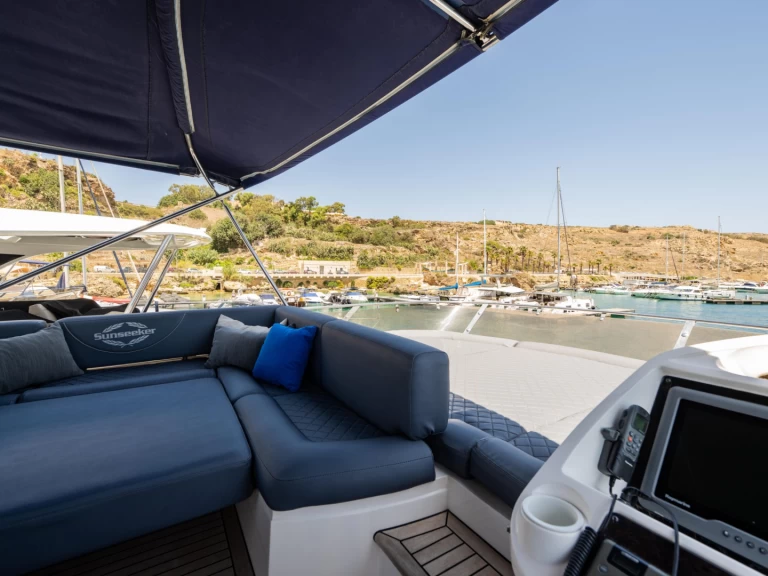 Charter a Sunseeker Manhattan 73 in St. Julian's on Samboat
