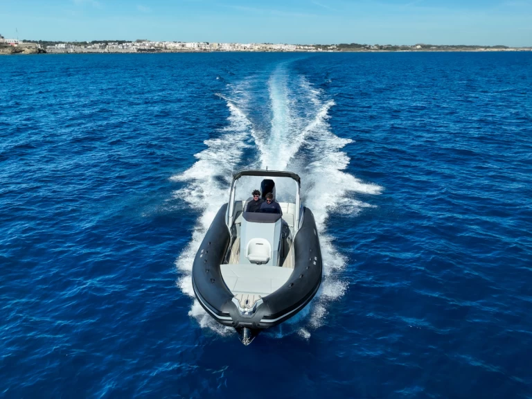 Hire a Italboats Stingher 28GT Lux Altea