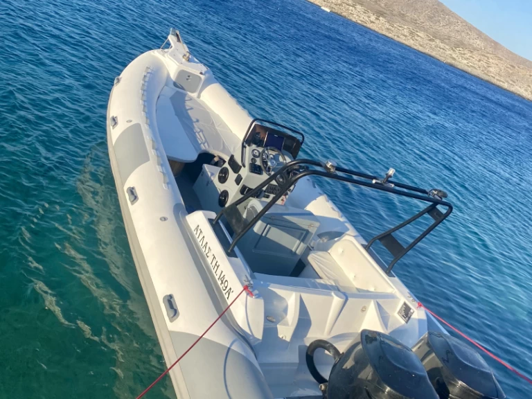 Charter a HNC 690 690 in Heraklion on Samboat