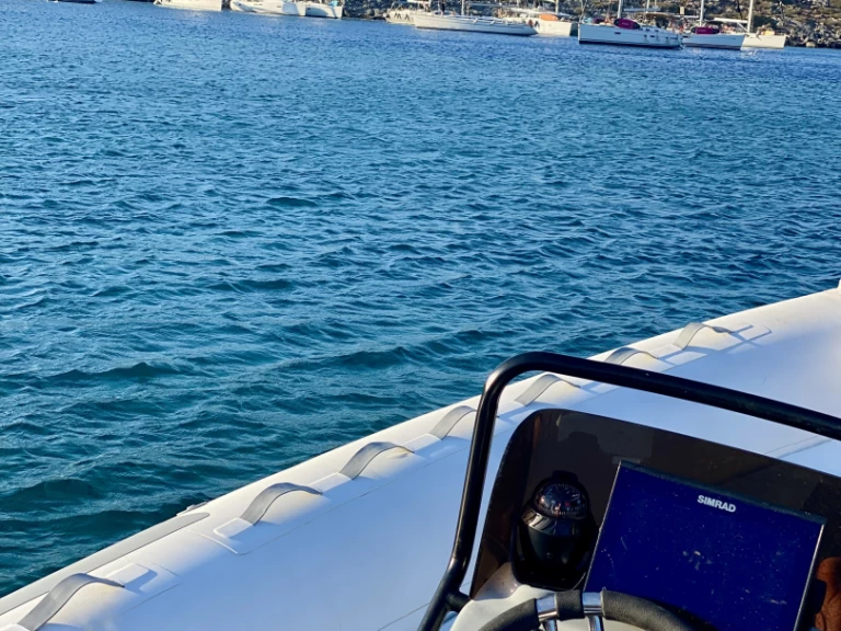 Hire RIB HNC 690 with a boat licence