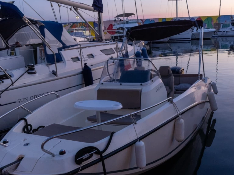 Yacht hire Saint-Raphaël cheap Activ 555 Open