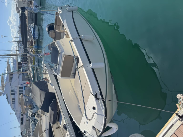 Charter a Quicksilver Activ 555 Open in Saint-Raphaël on Samboat