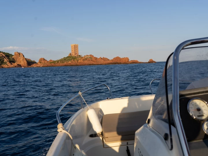 Hire Motorboat with or without skipper Quicksilver Saint-Raphaël