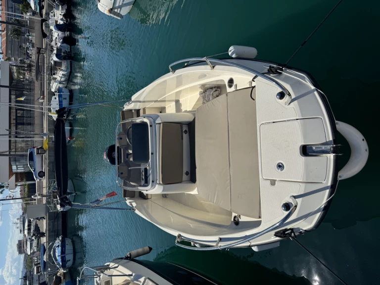 Hire Motorboat Quicksilver with a boat licence