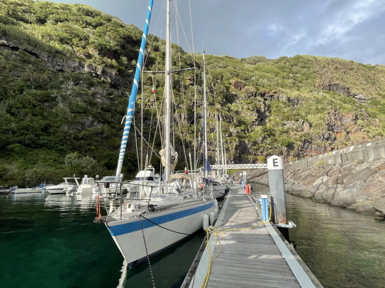 Sailboat to hire Baden at the best price