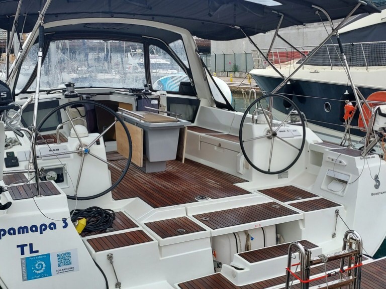 Yacht charter Toulon - Bénéteau Oceanis 45 on SamBoat