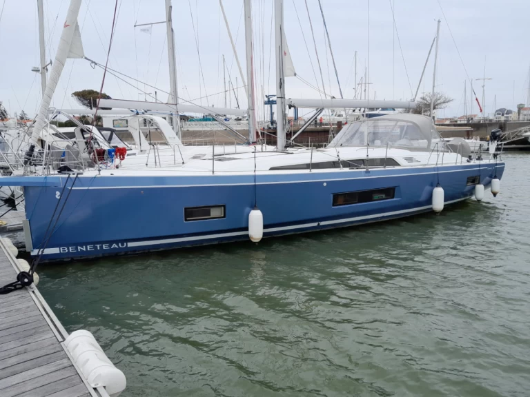 Yacht hire Toulon cheap Oceanis 46.1