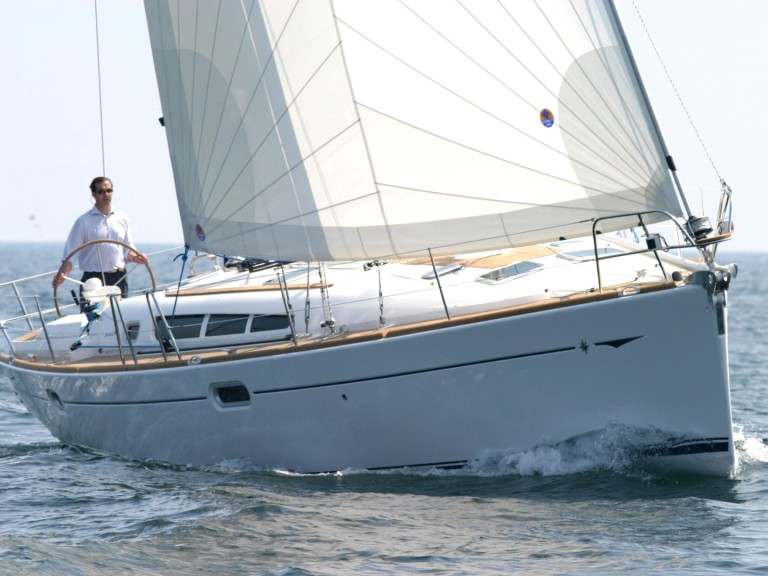 Sailboat hire in Toulon - Jeanneau Sun Odyssey 45