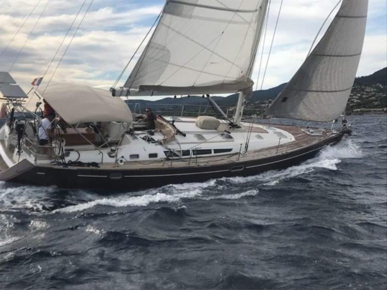 Hire Sailboat with or without skipper Jeanneau Toulon